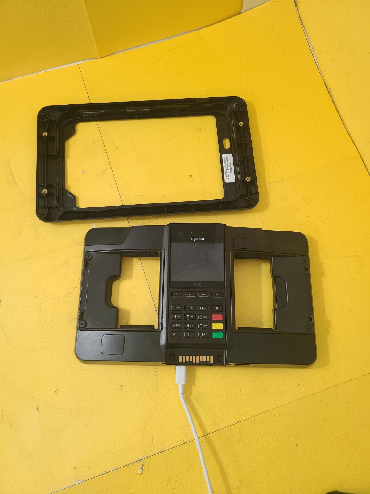 Ingenico ismp4 POS terminal with Battery, Stand and Cable
