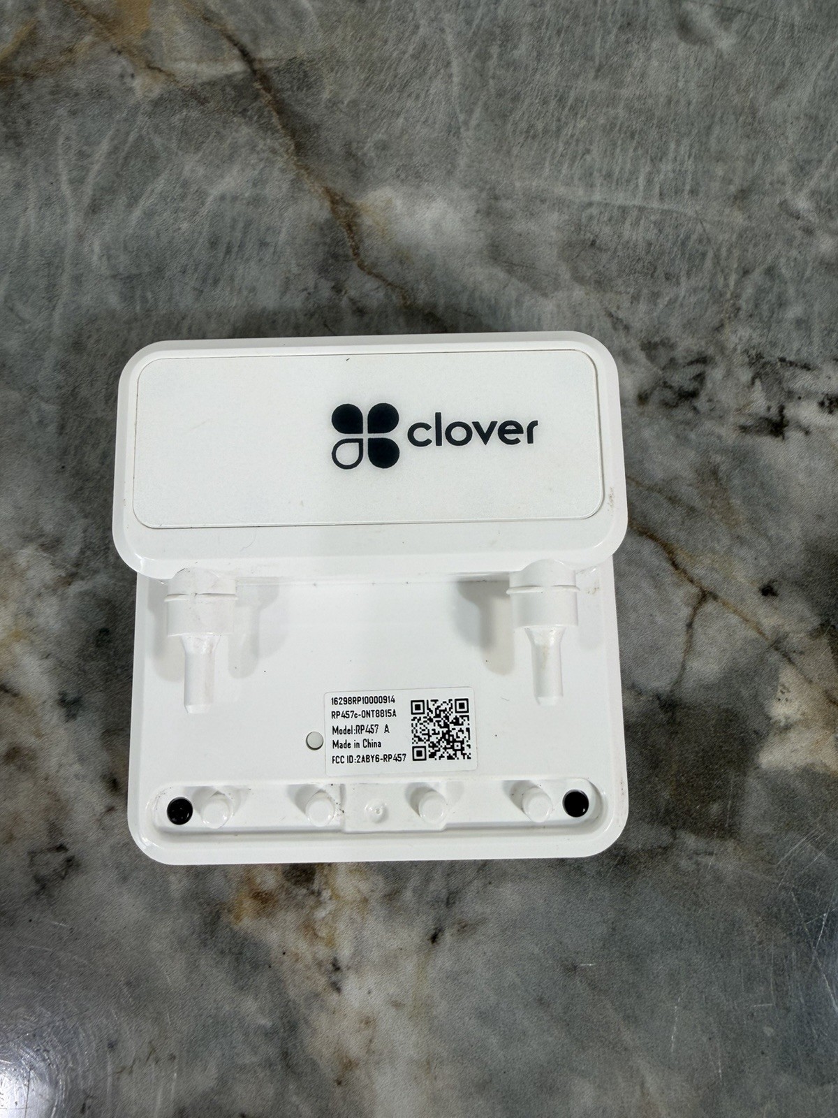 Clover Go RP457 A Contactless Chip Swipe Card Reader White With Charging Dock