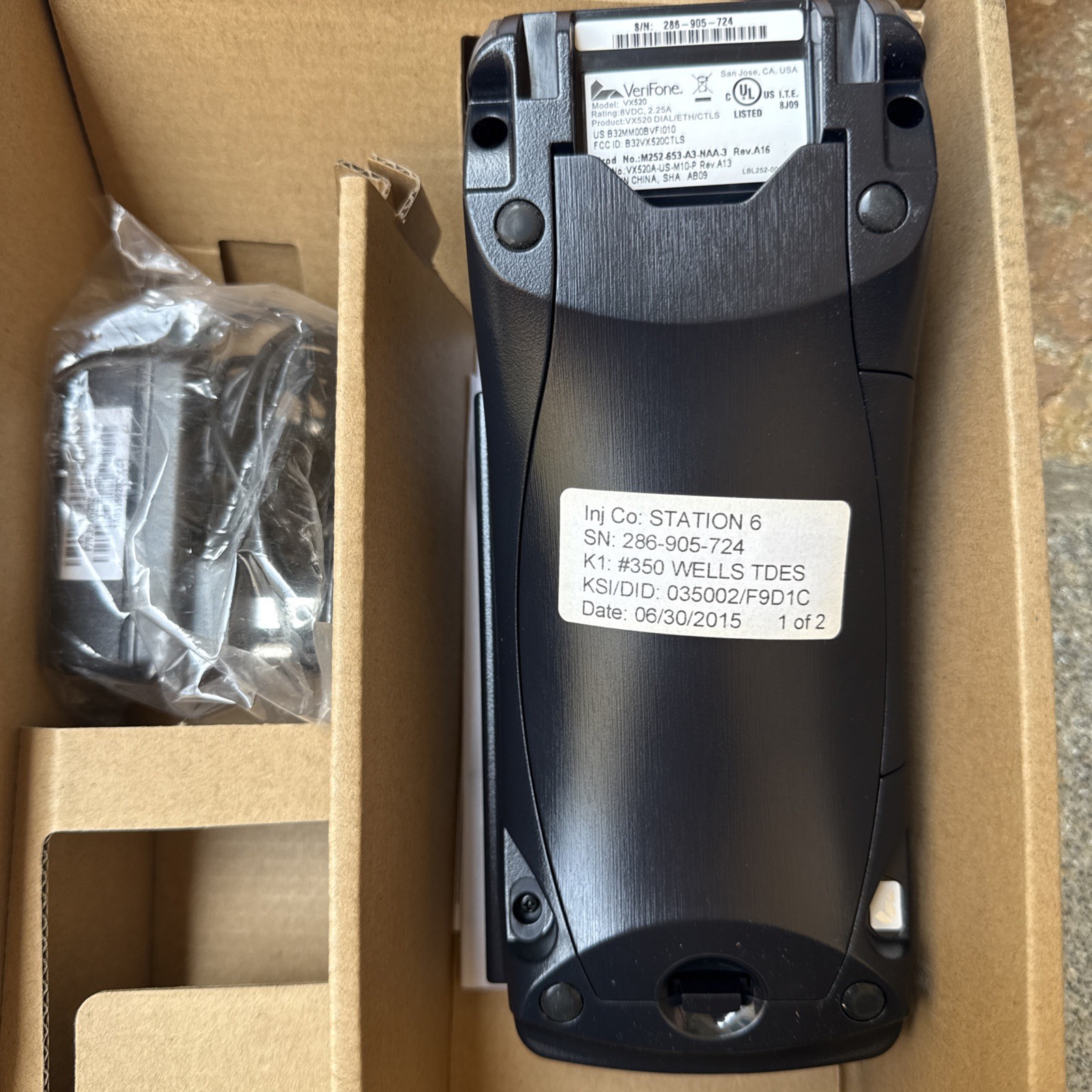 VeriFone VX520 Credit Card Terminal / POS Machine with Built-In Printer