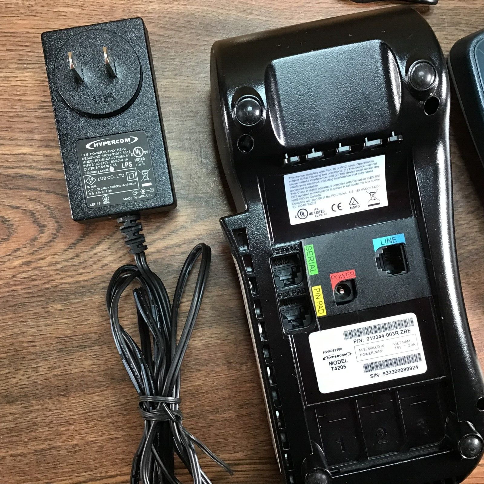 Credit Card Terminal Hypercom T4205 Black Portable Wired 24MB LCD 19-Key Buttons