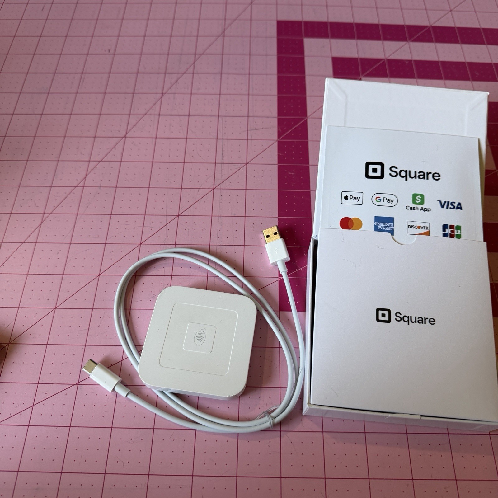 Square Contactless & Chip Reader 2nd Gen SPC2-01 USB-C w/ Box & Cable