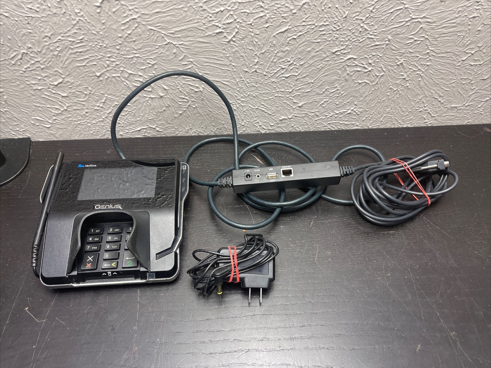Verifone MX915 Terminal + Genius Customer Engagement Platform CBL-332-003 Cables