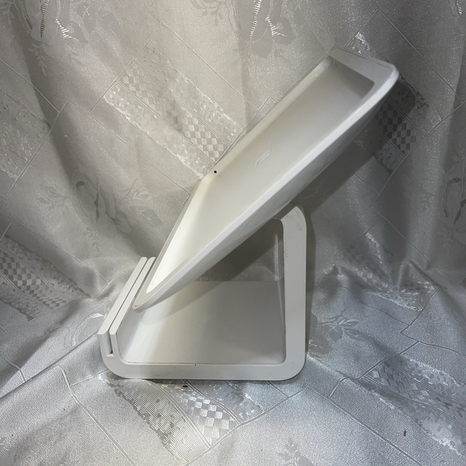 Square Stand for iPad – White Model #S025