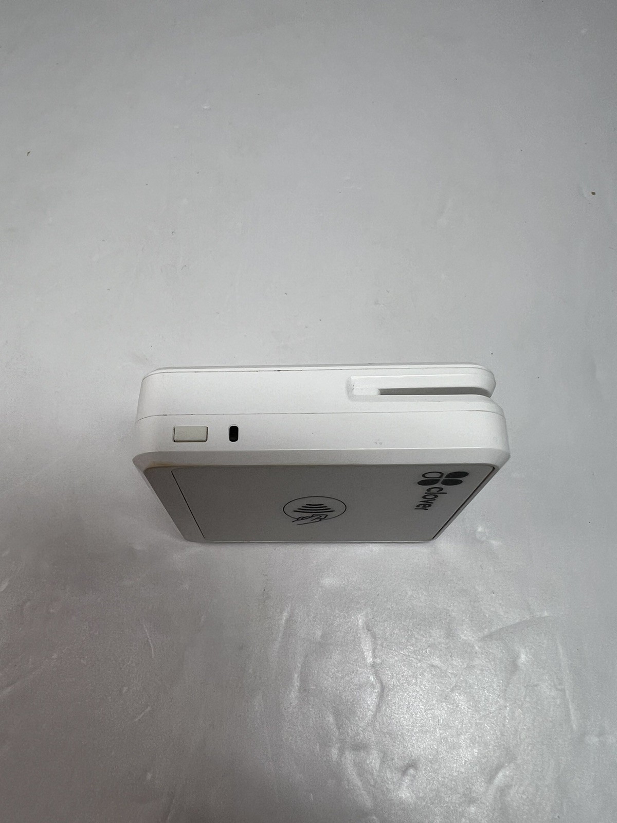 Clover Go RP457 A Contactless + Chip + Swipe Card Reader in White – Used