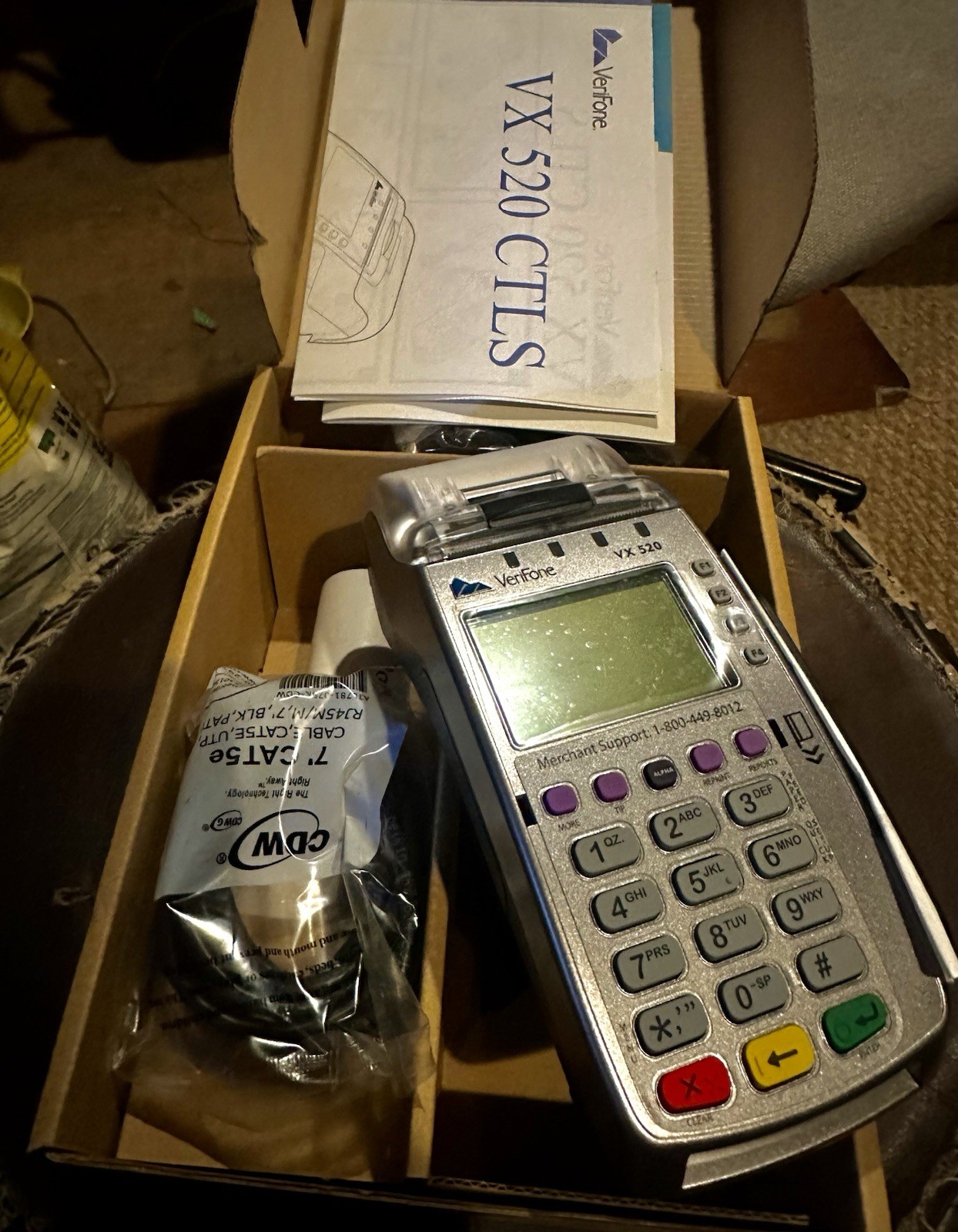 VeriFone VX 520 Wired Credit Card Terminal POS Reader w/ Manual & Cables