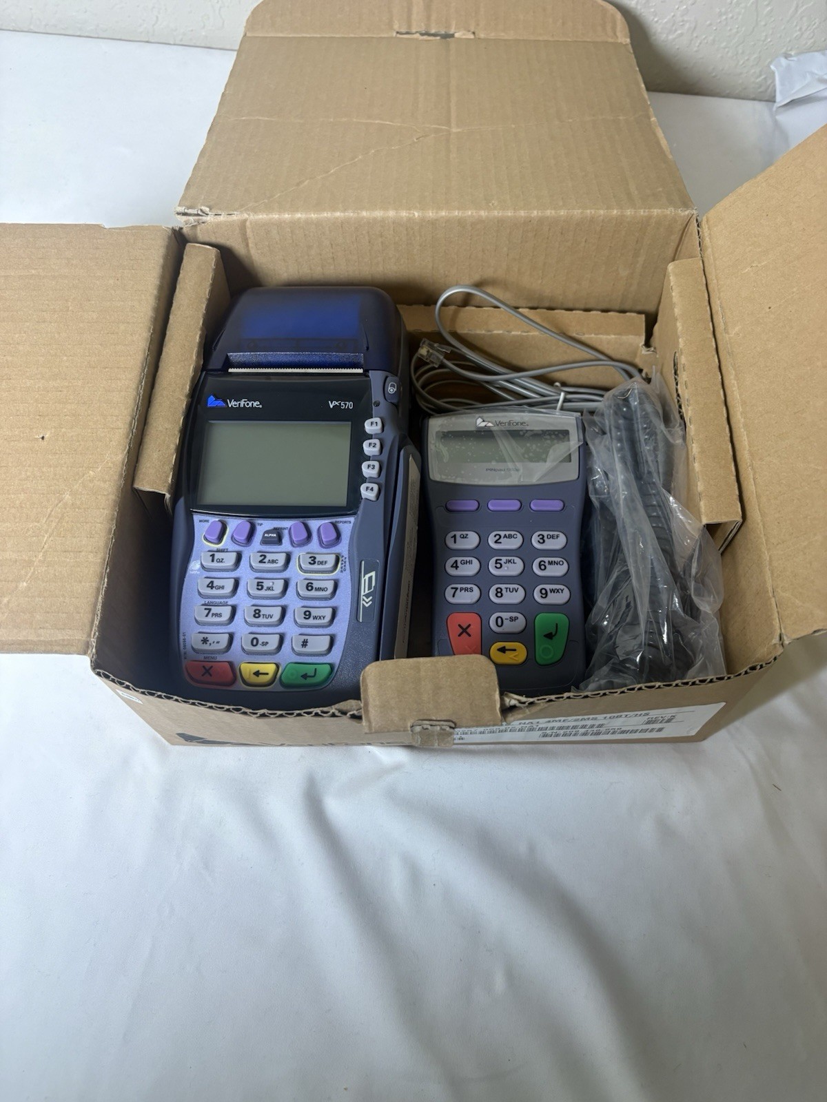 Verifone VX570 OMNI 5700 Credit Card Terminal with Pinpad and Cables Wired