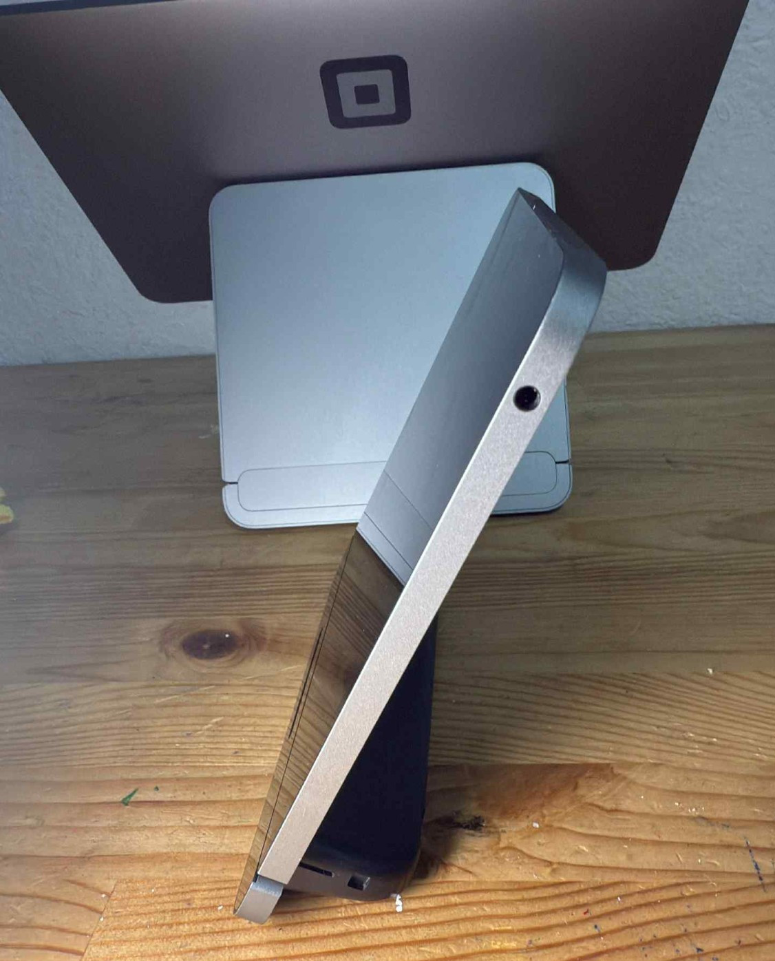 Square Model SPB1-01 POS Register w/ Card Reader SPB4-01 (No power cables)