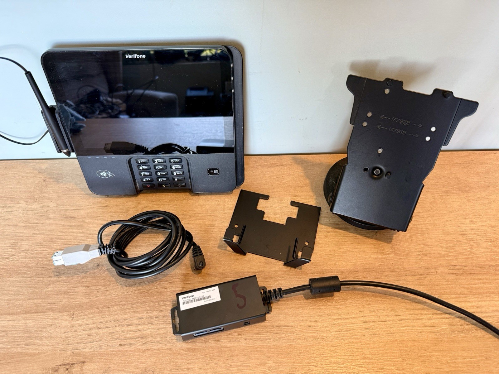 Verifone M440 Pin Pad Credit Card Terminal POS Tap To Pay W Power & Stand Tested
