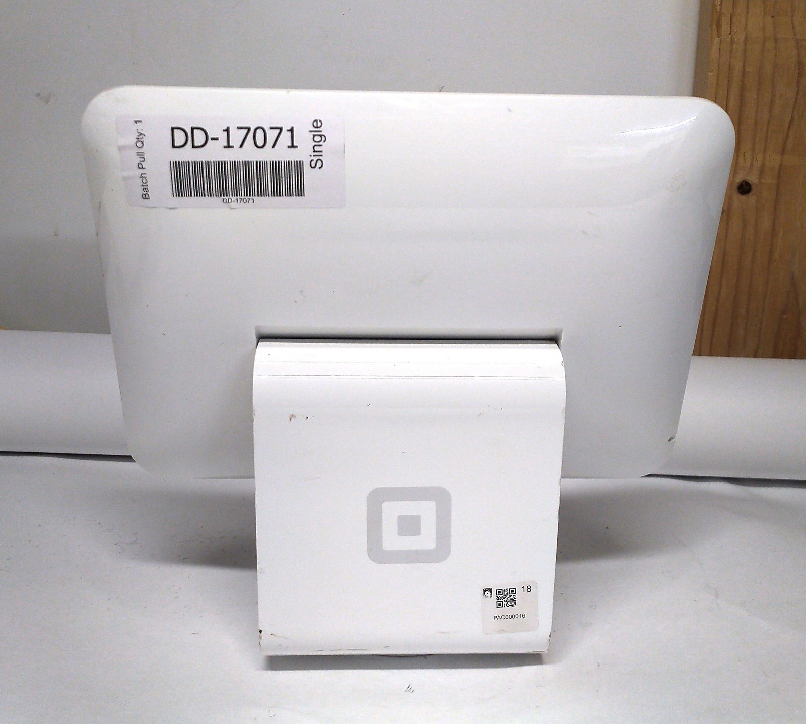 Square S025 Stand for 9.7″ iPad Lightning