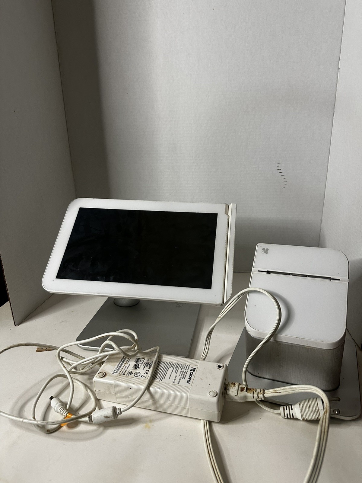 Clover Station POS 1.0 System, P100 Printer, C100 Screen & Power Adapter