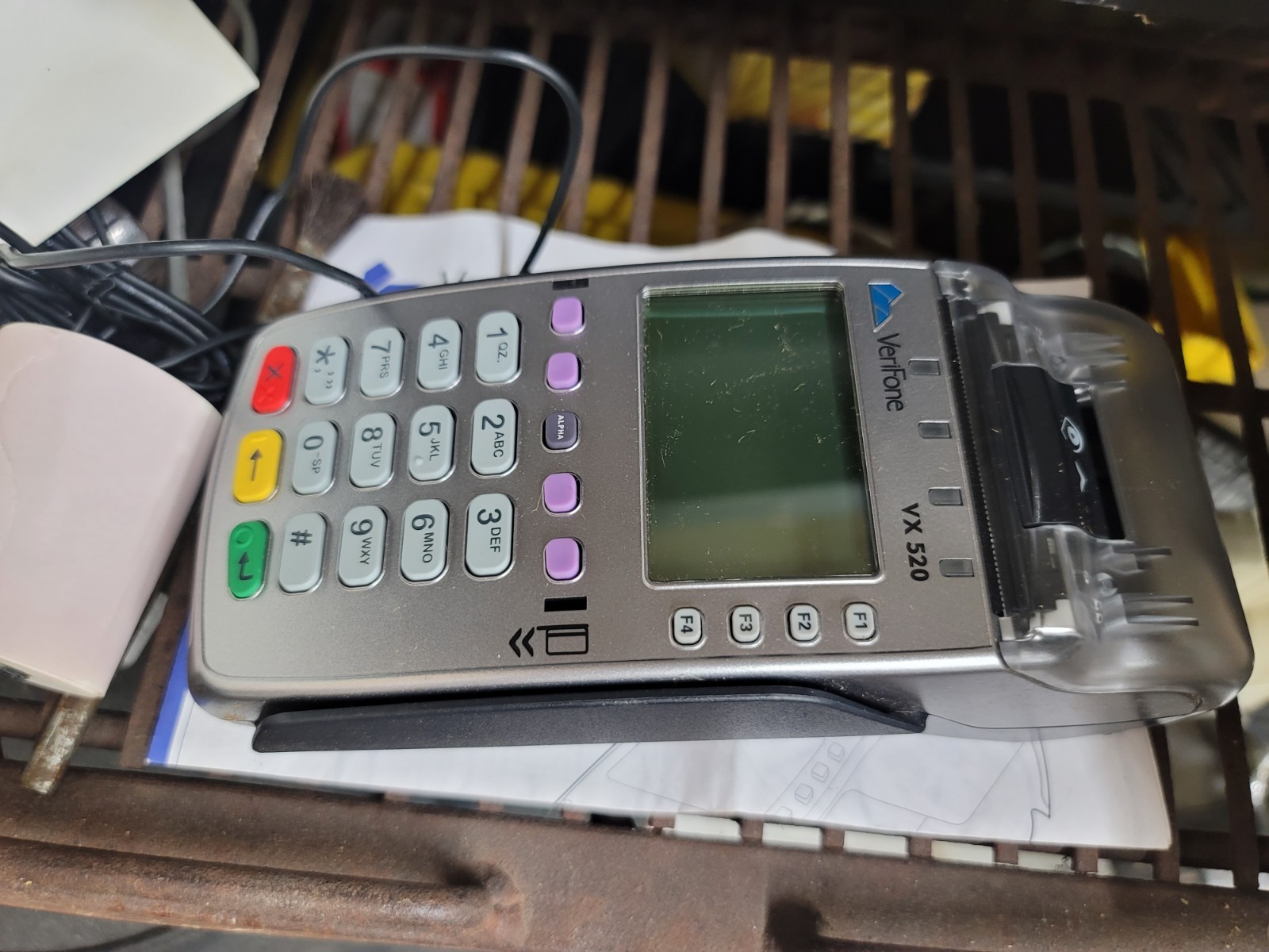 VeriFone VX520 Silver And Black, LCD Screen POS Credit Card Terminal UNTESTED