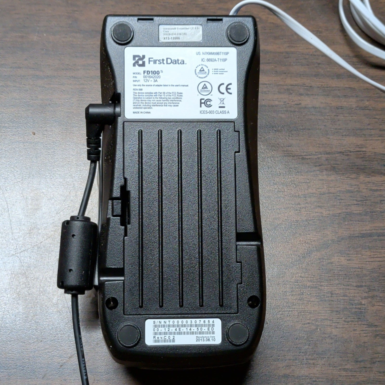 First Data FD100ti FD100 Series Wired Credit Card Terminals MPN 001642020 Clean