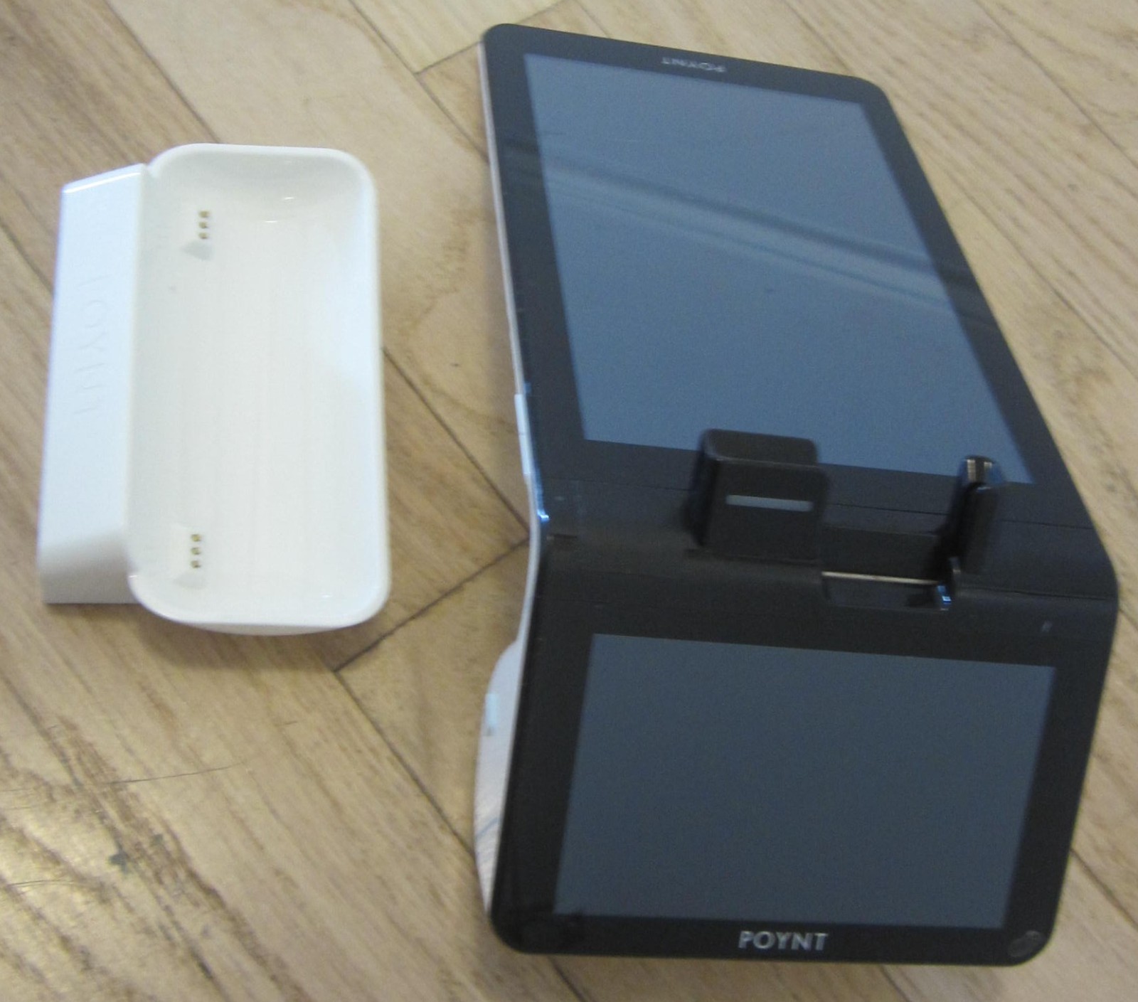 Poynt P3301 Smart Terminal POS System w/ AC2301 Dock PLEASE READ DESCRIPTION