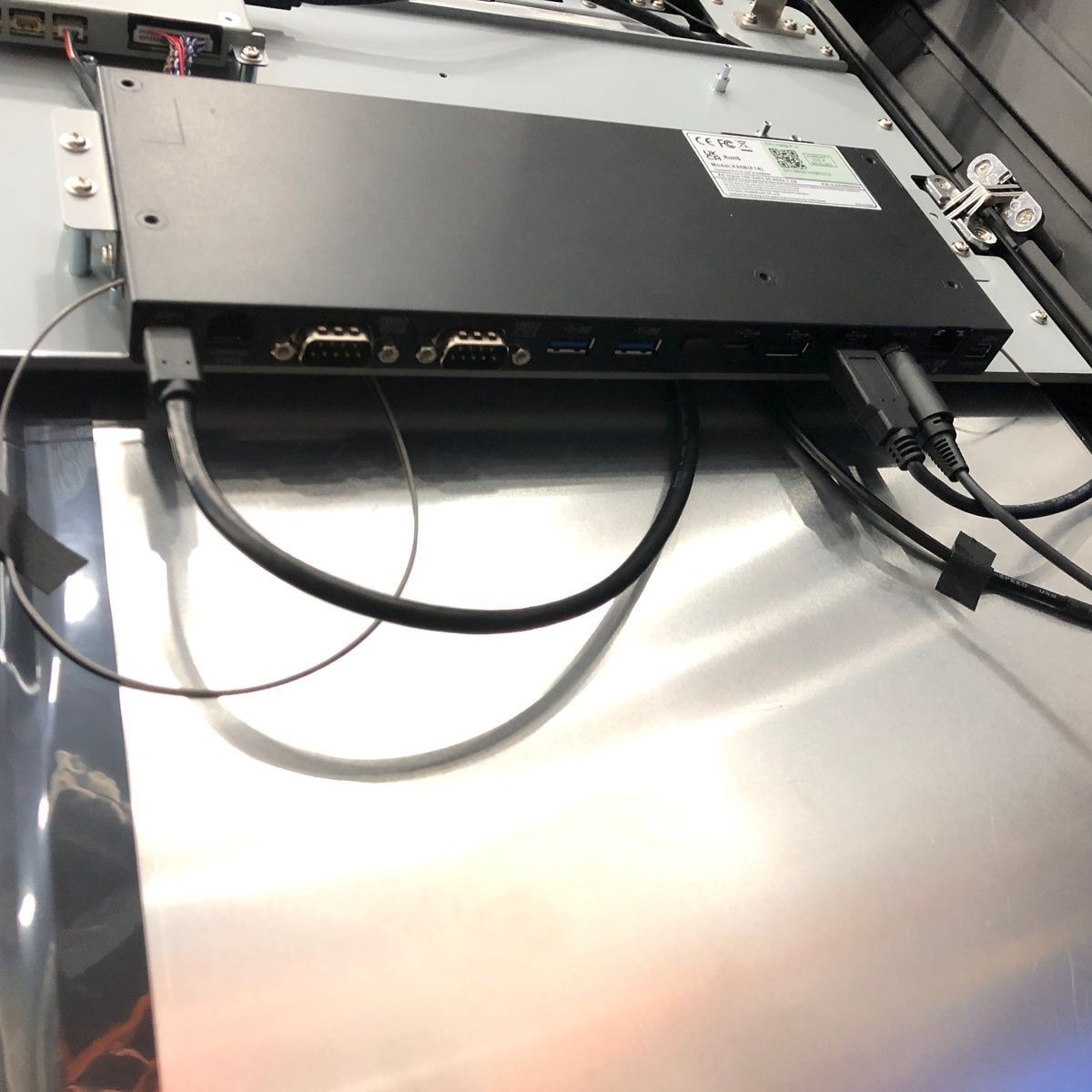 WIRED UP SOLUTIONS K86B Self-Service Kiosk 27″ F14 Qualcomm, 3GB 32GB SSD*
