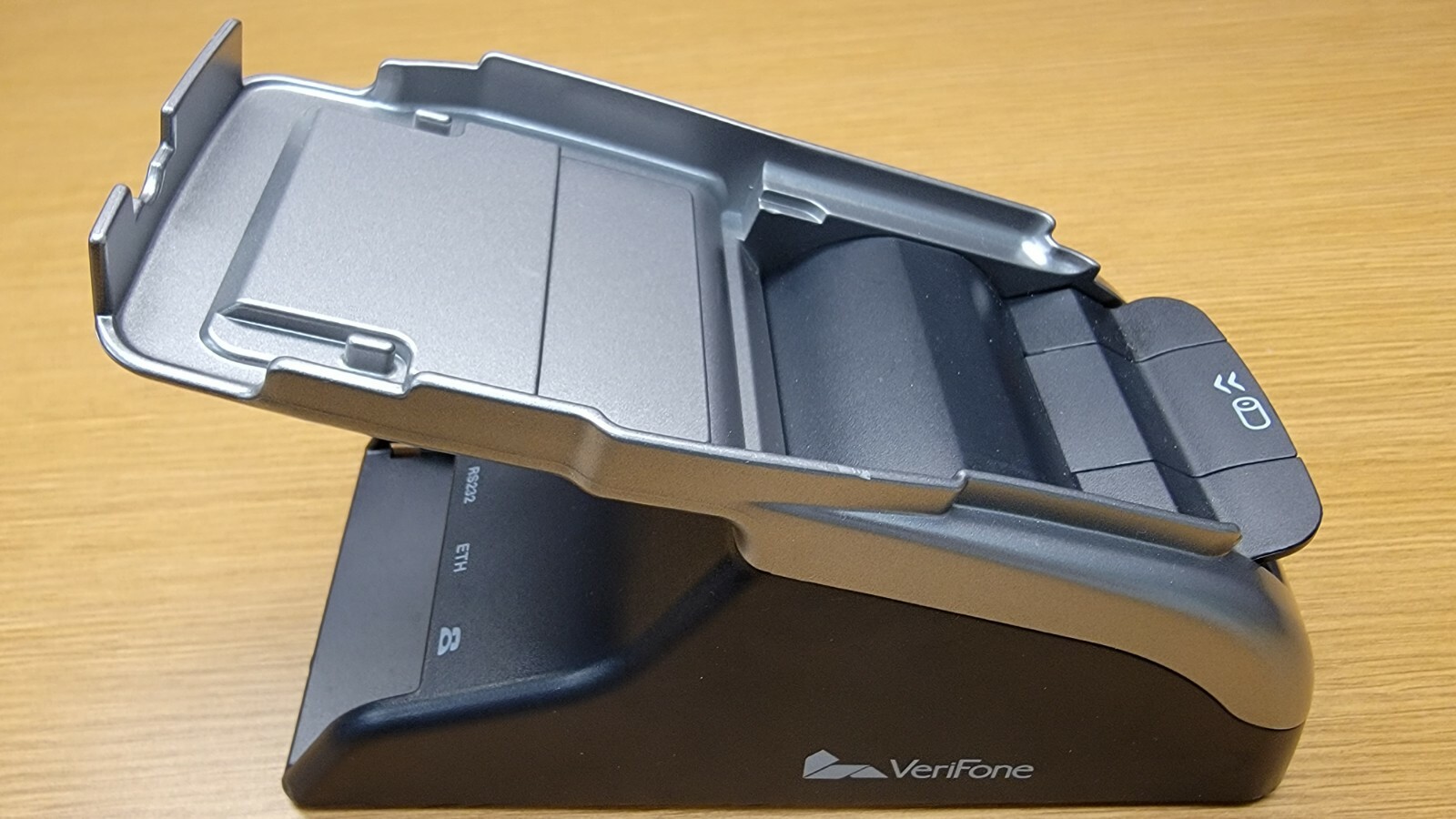 VeriFone VX820 CTLS, VX820 Duet Dock & ENS low contour stand Bundle