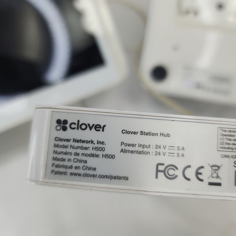 Clover C500 Station POS System Touchscreen Printer Card Reader Hub White Blocked
