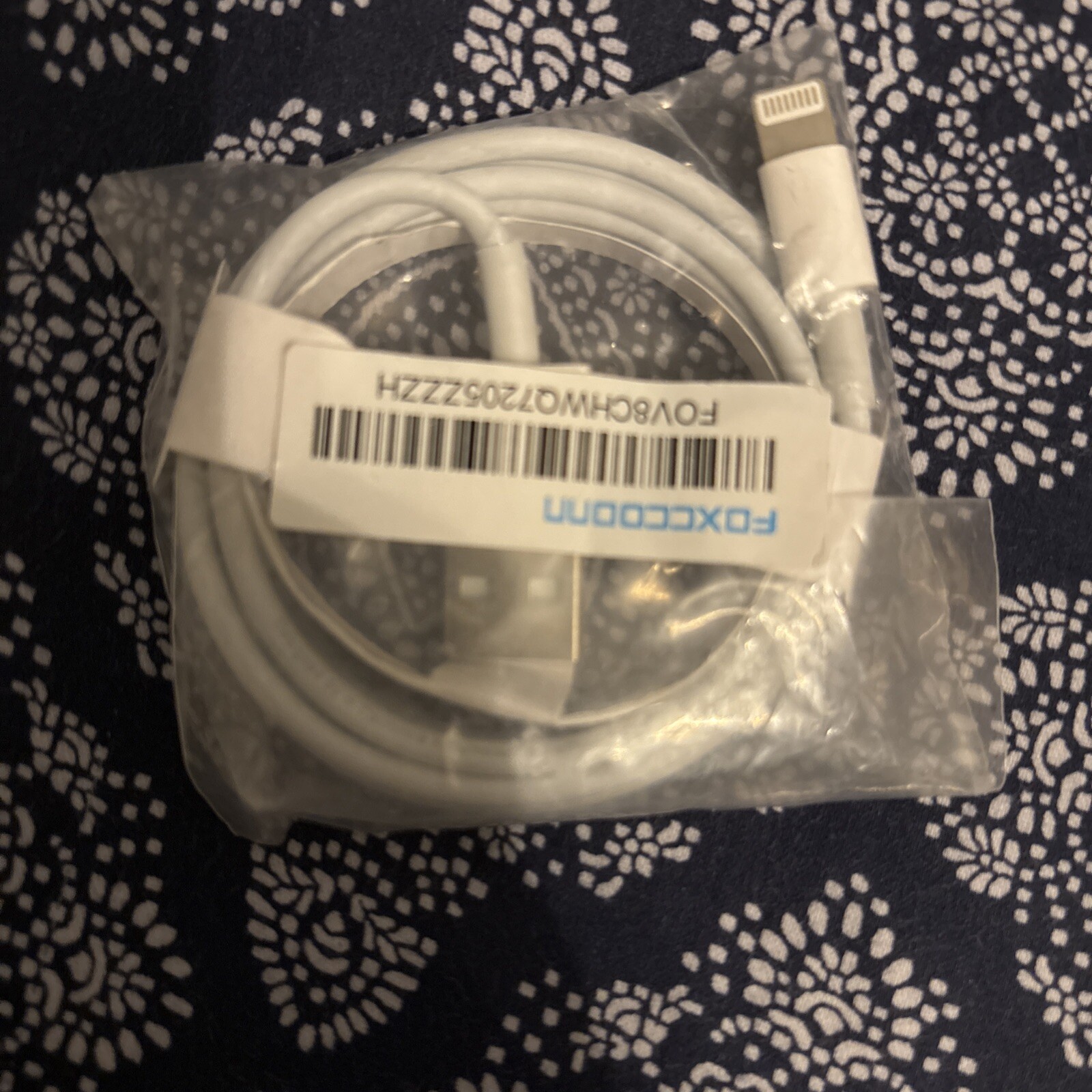 Square A-PKG-0206-01 Credit Debit Card Reader – White for Apple iPhone and iPad