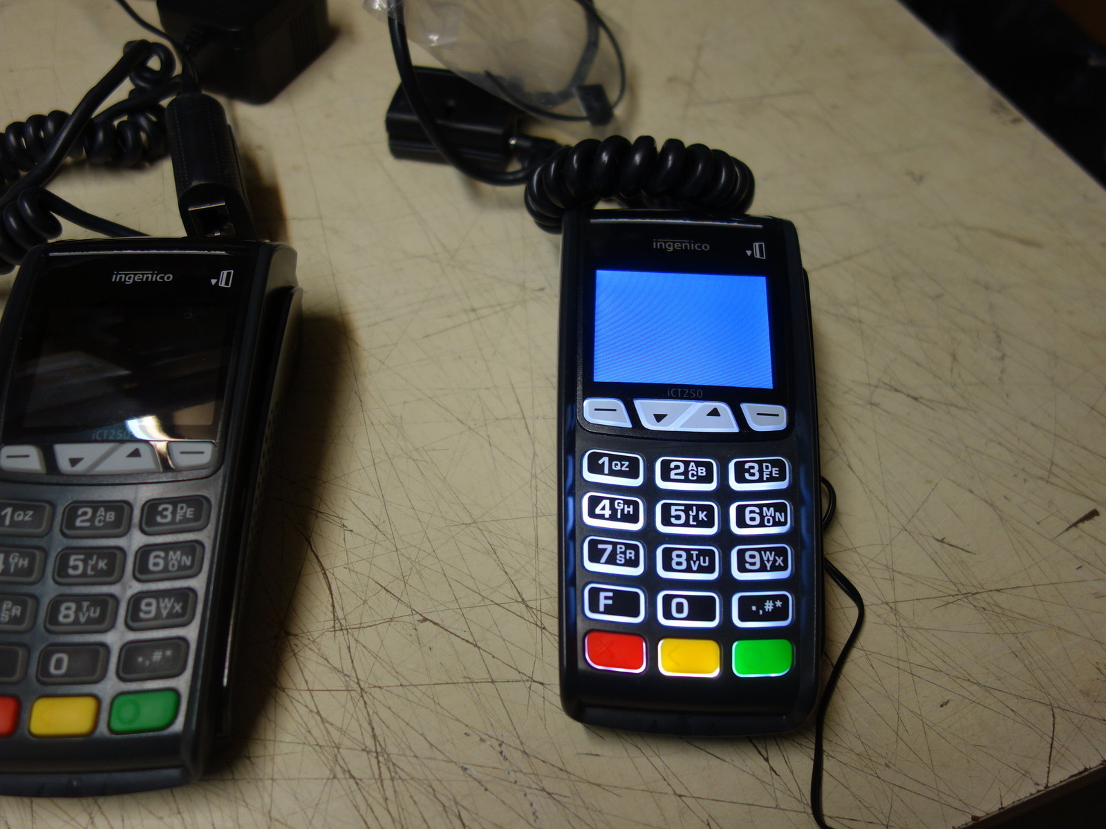Lot of 2x * Ingenico iCT250 V3 IP/Dial Terminal ICT250-11P2198A