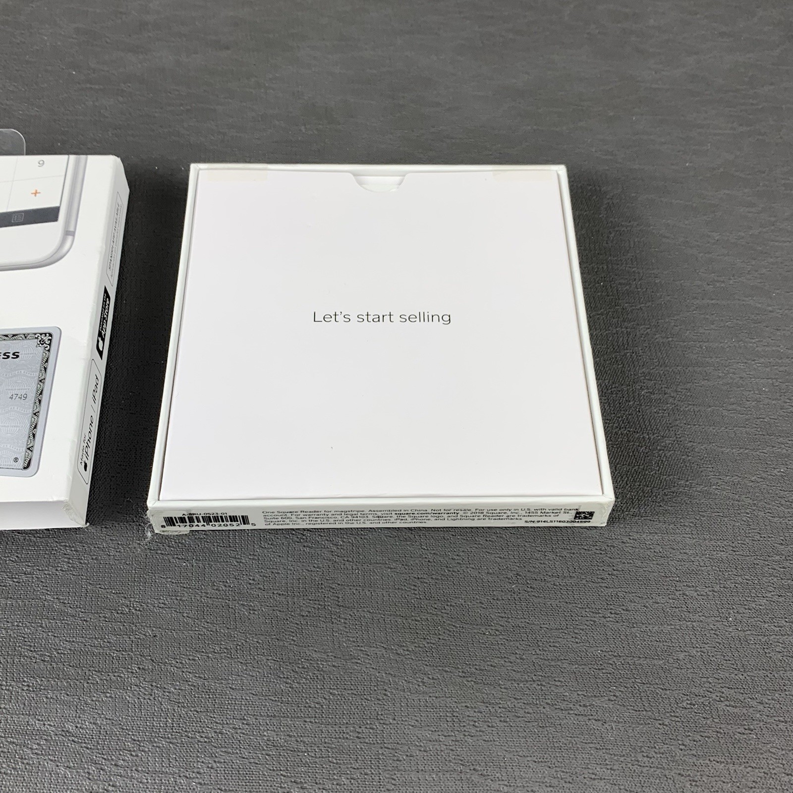 Square – Magstripe Reader with Lightning Connector – Glossy White