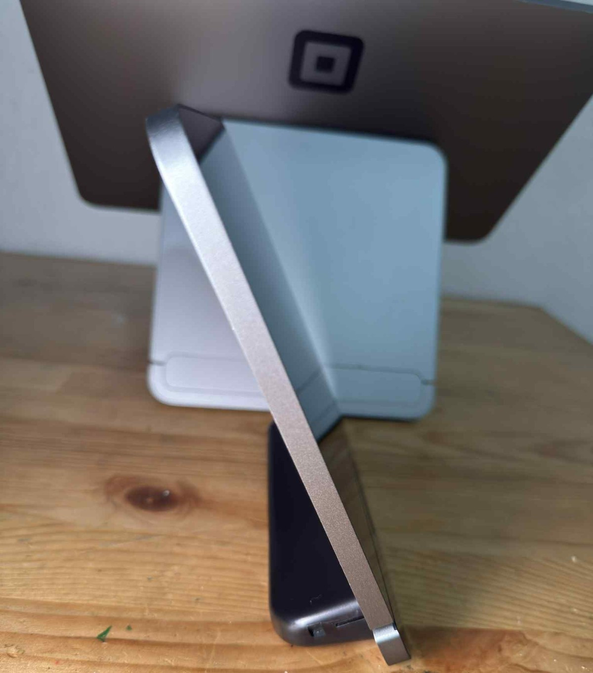 Square Model SPB1-01 POS Register w/ Card Reader SPB4-01 (No power cables)
