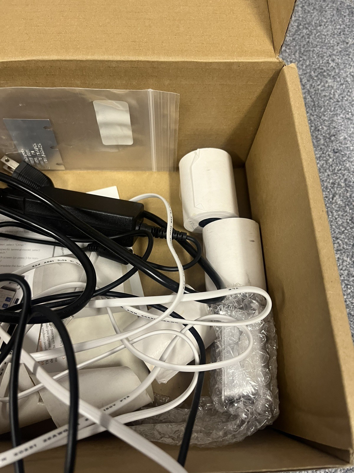 First Data FD130 Credit Card Terminal W / Rolls