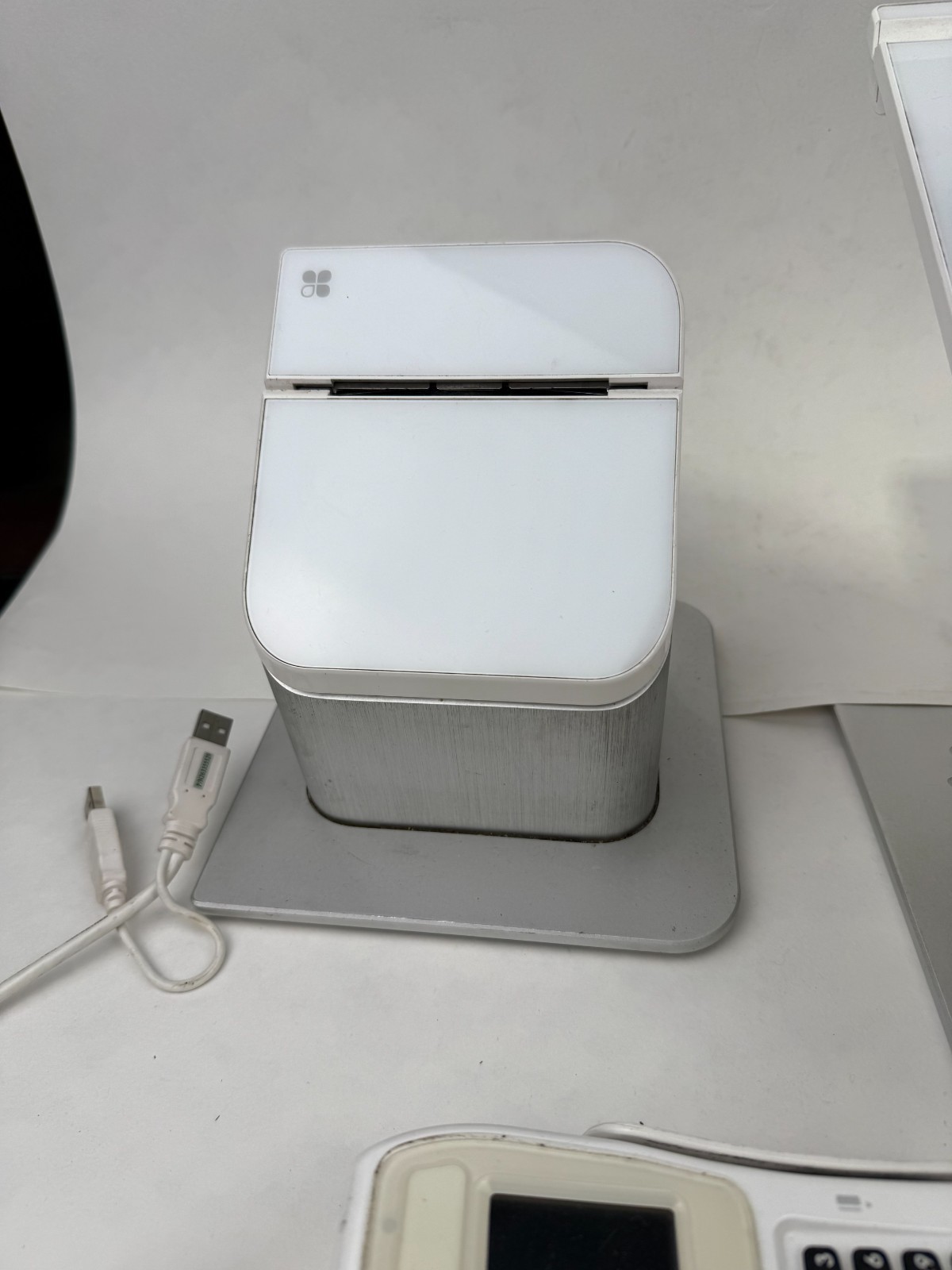 Clover Station POS All-In-One Monitor Screen Receipt Printer Card Reader