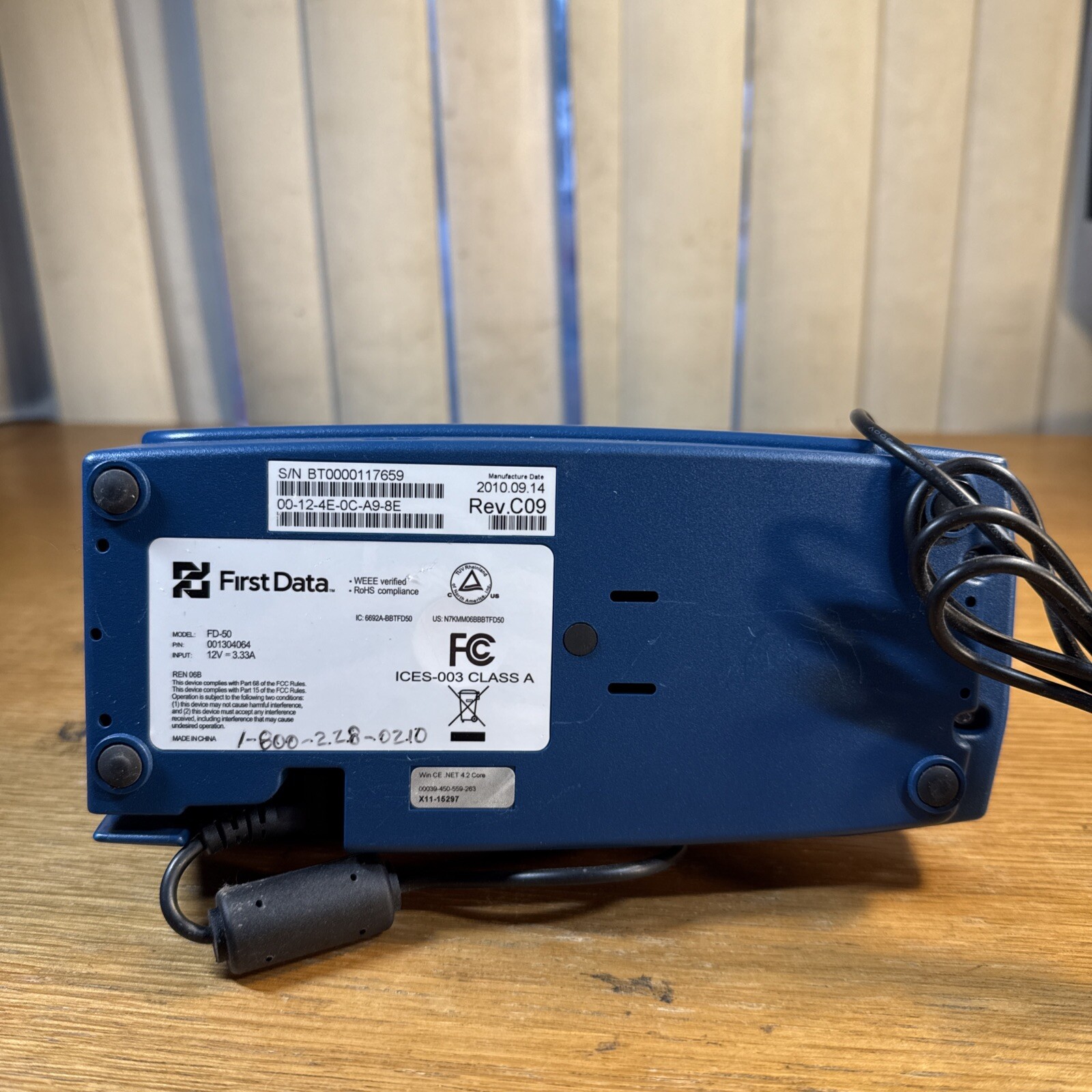 First Data FD50 Credit Card Terminal With Power Cords – Excellent