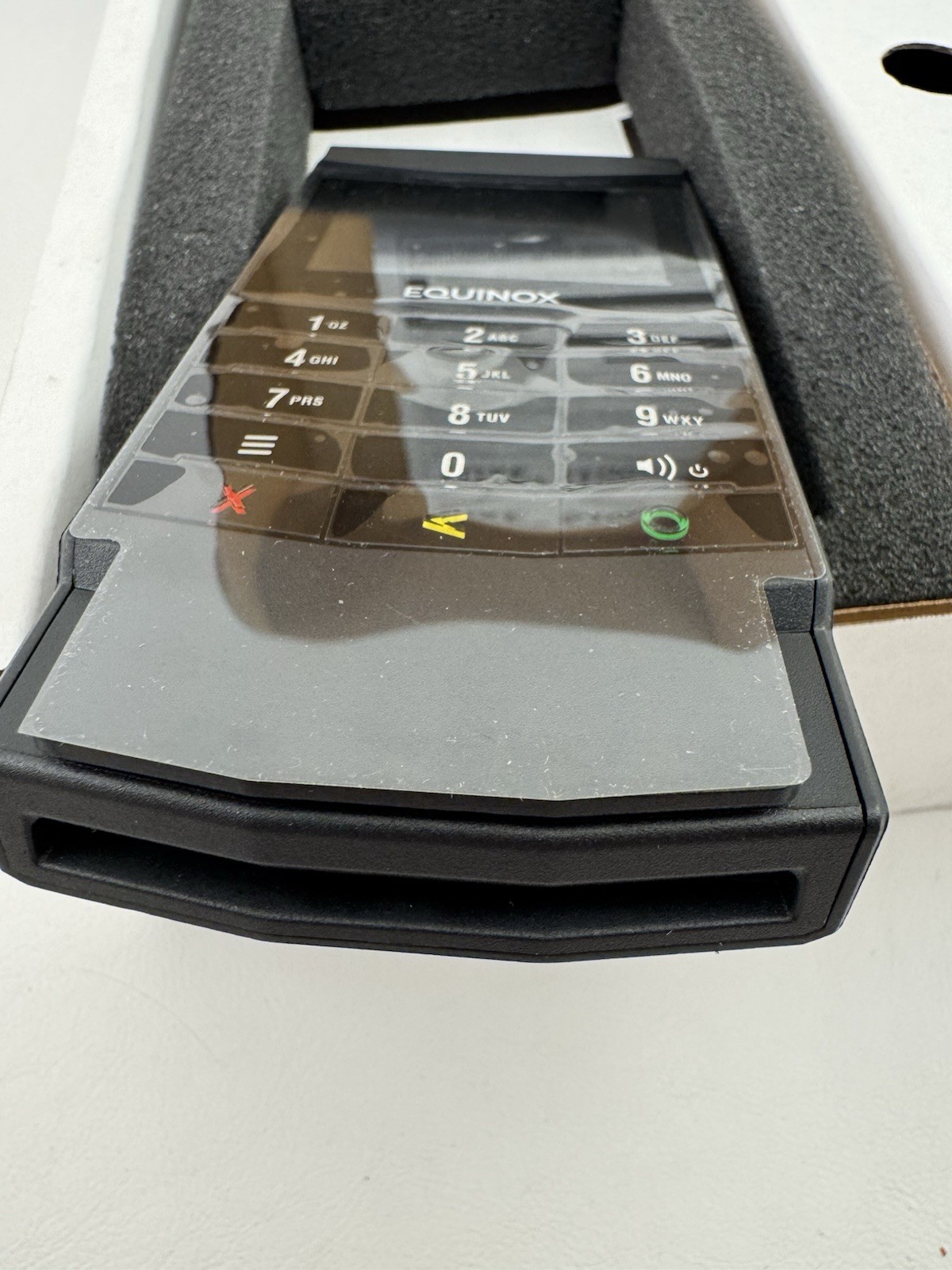 EQUINOX Luxe 6200m WLAN Handheld Credit Card Reader A10400-211E Black