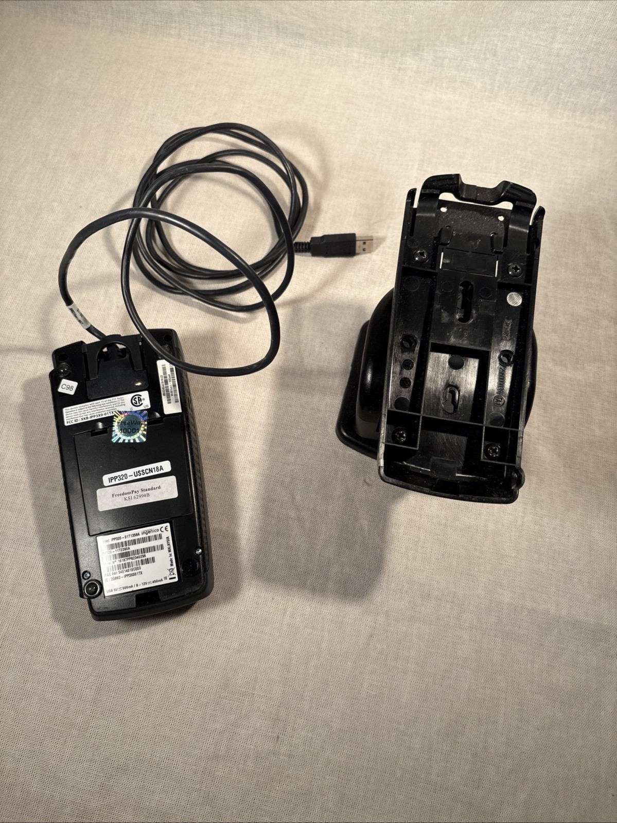 Ingenico iPP320 Credit Card POS Terminal With Base