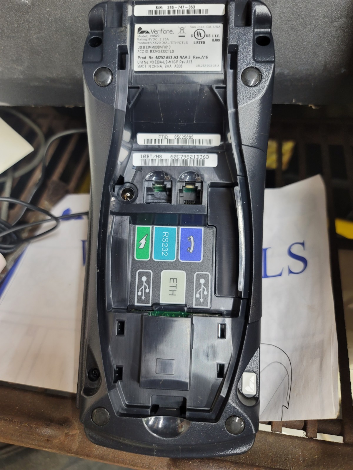 VeriFone VX520 Silver And Black, LCD Screen POS Credit Card Terminal UNTESTED