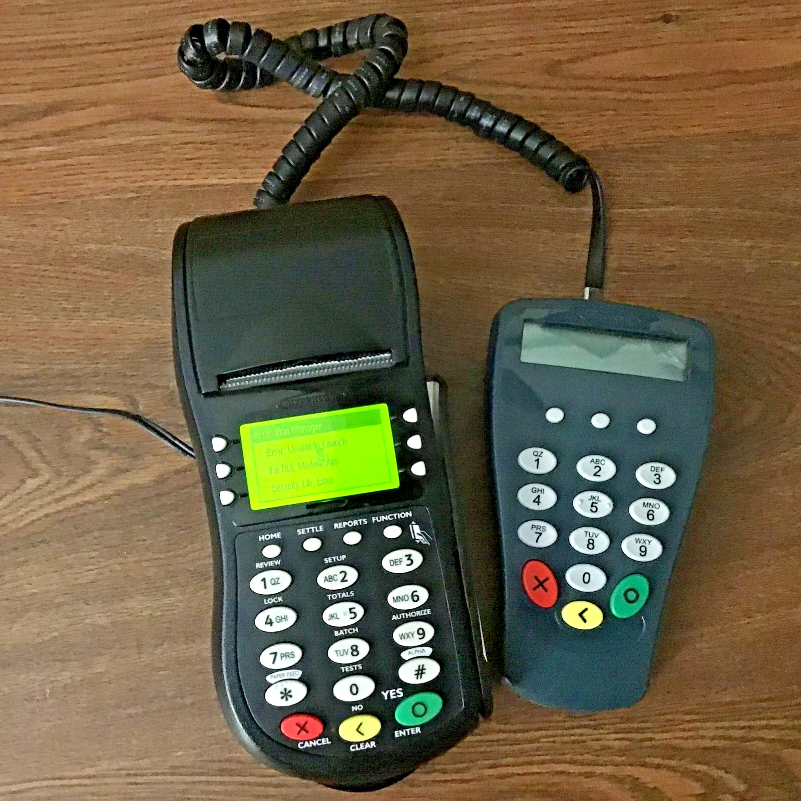 Credit Card Terminal Hypercom T4205 Black Portable Wired 24MB LCD 19-Key Buttons