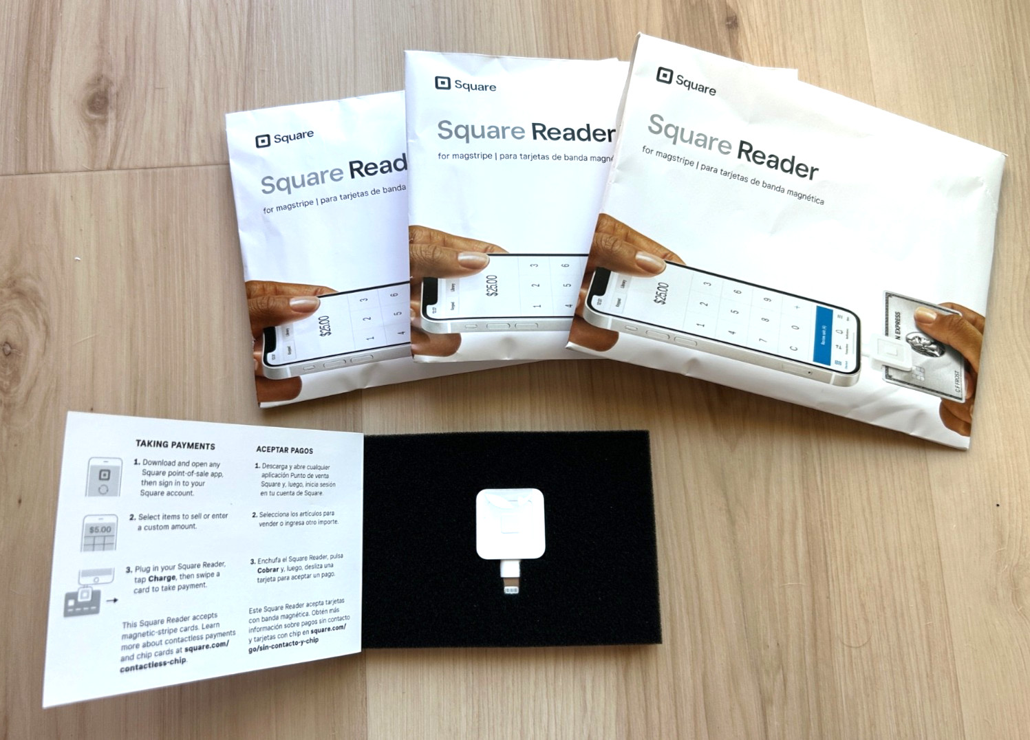 4 Square A-SKU-0525 Readers for Magstripe Lightning Connector