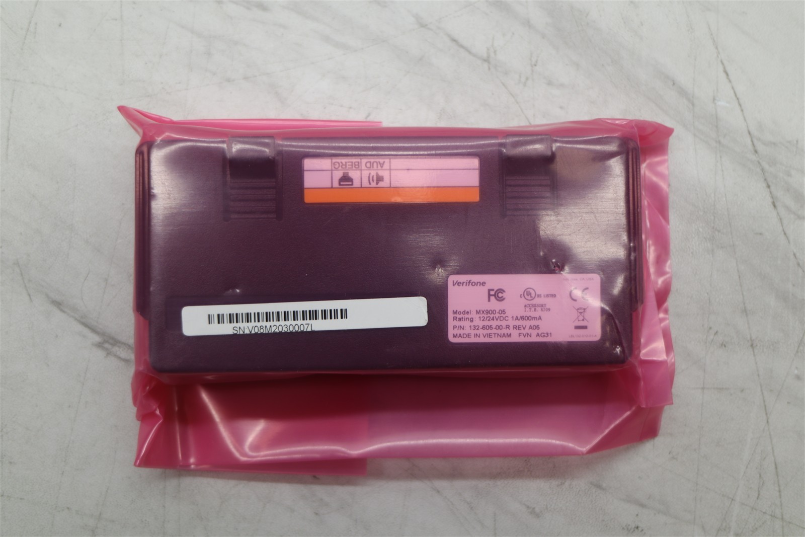 8 LOT – NEW VERIFONE MX900-05 ACCESSORY, AUDO, BERG ONLY w/ TAILGATE