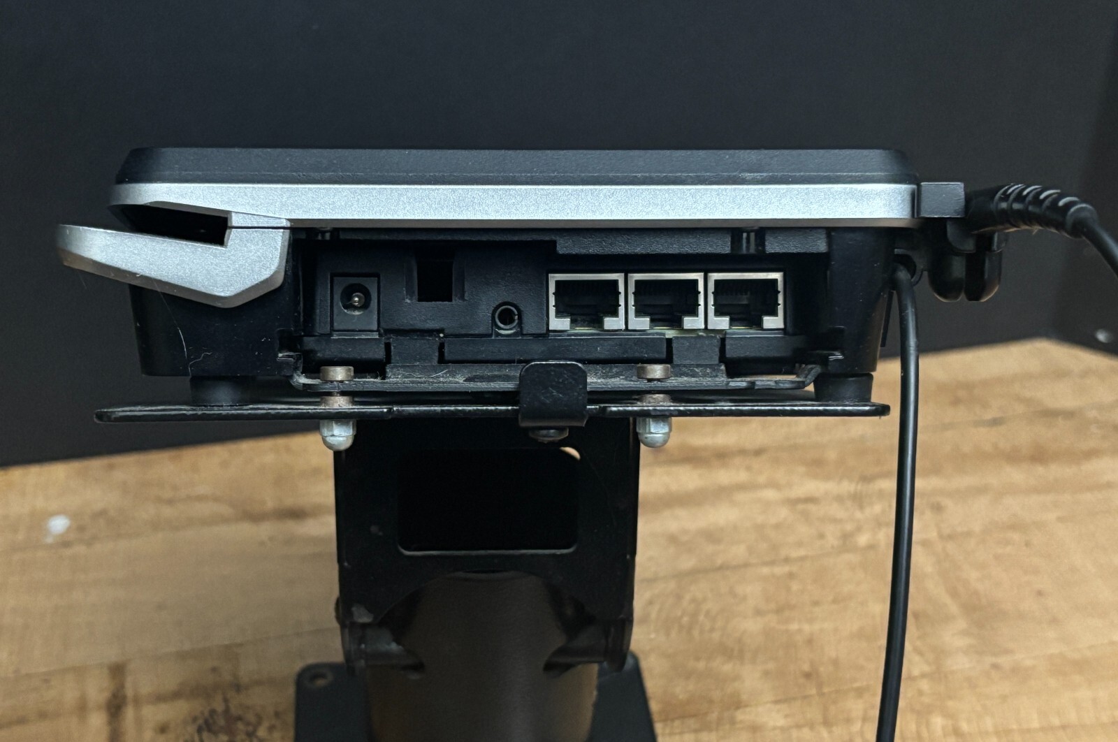 VeriFone MX 915 Card Terminal with swivel stand base (C)