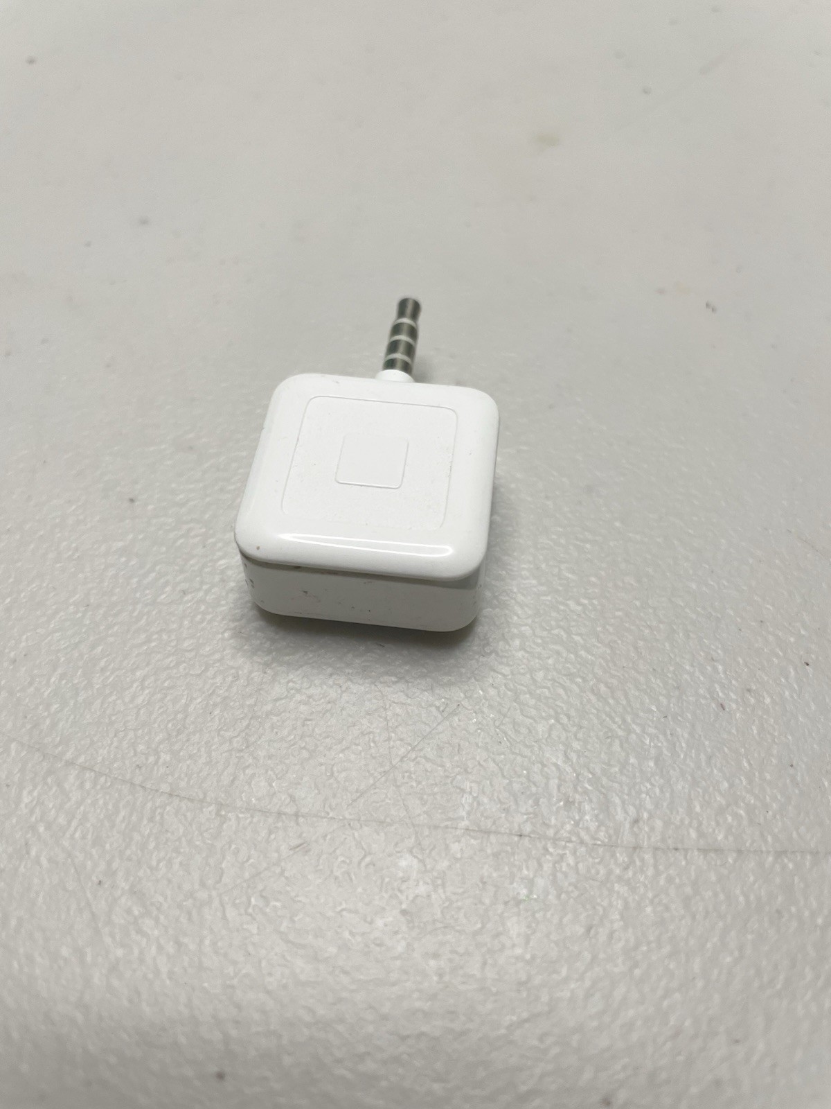 Square A-PKG-0206-01 Credit Debit Card Reader – White for Apple iPhone & Android