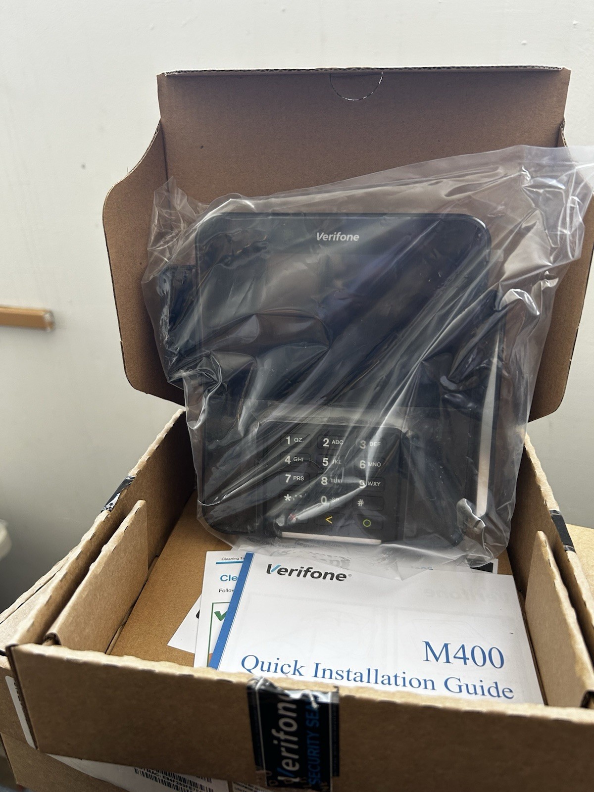 Verifone M400 Credit Card Terminal Wired Bluetooth w/ Adapter & Cables