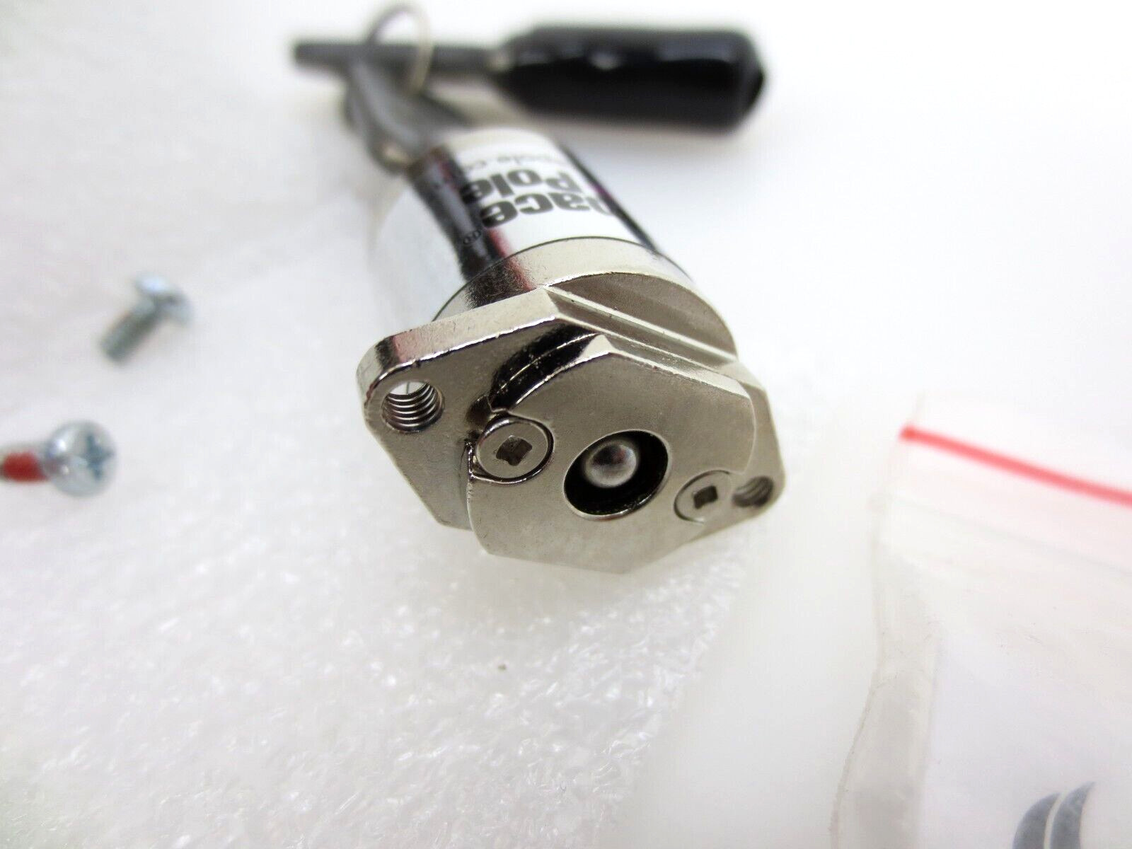 Lot of 2 – SPACEPOLE PUSHLOCK SPPL001 K64443WW – NEW !