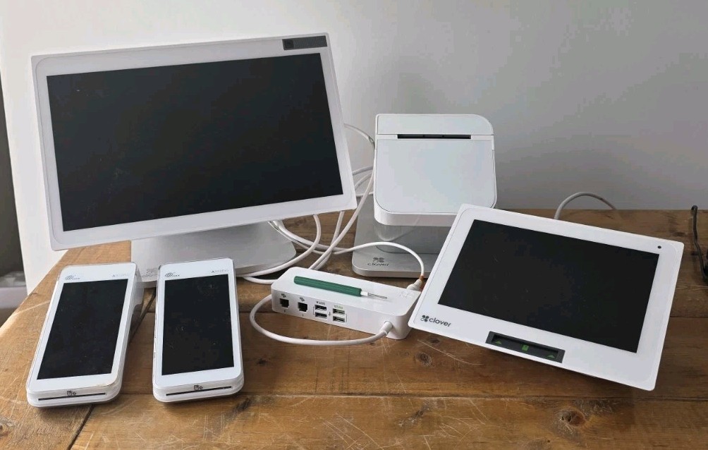 CLOVER STATION duo S505 PRINTER P500, Terminal C505, 2 A920 Pro Handheld LOCKED