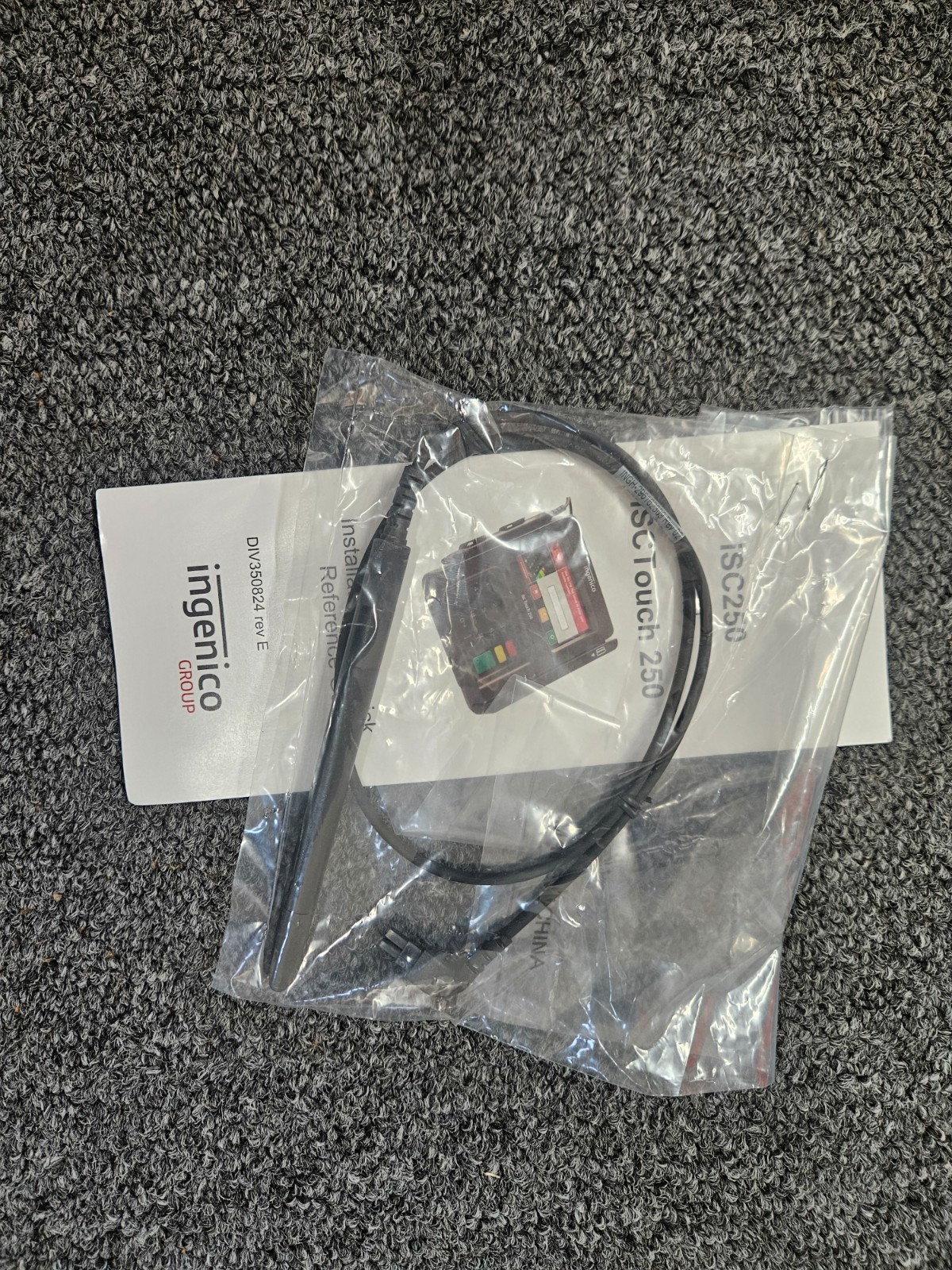Ingenico ISC250 + All Cords + Pen