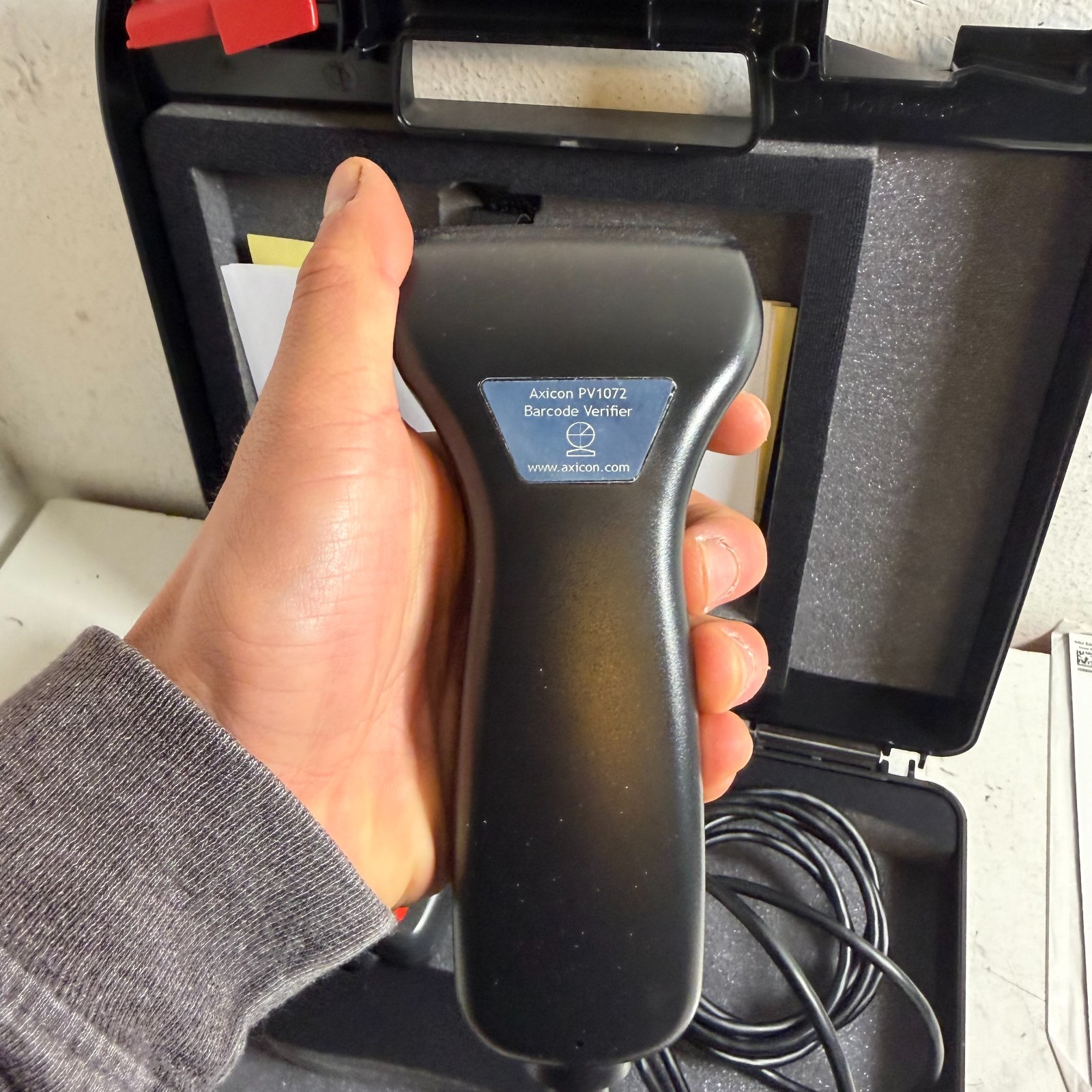 Axicon PV-1072 Black Portable Lightweight Mobile Verifier for Retail Barcodes