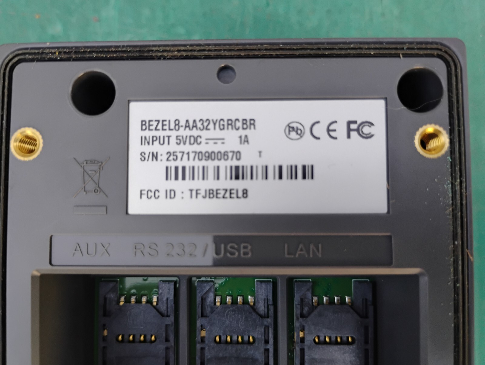 UIC BEZEL8 CREDIT CARD READER BEZEL8-AA32YGRCBR 5VDC with Accessories