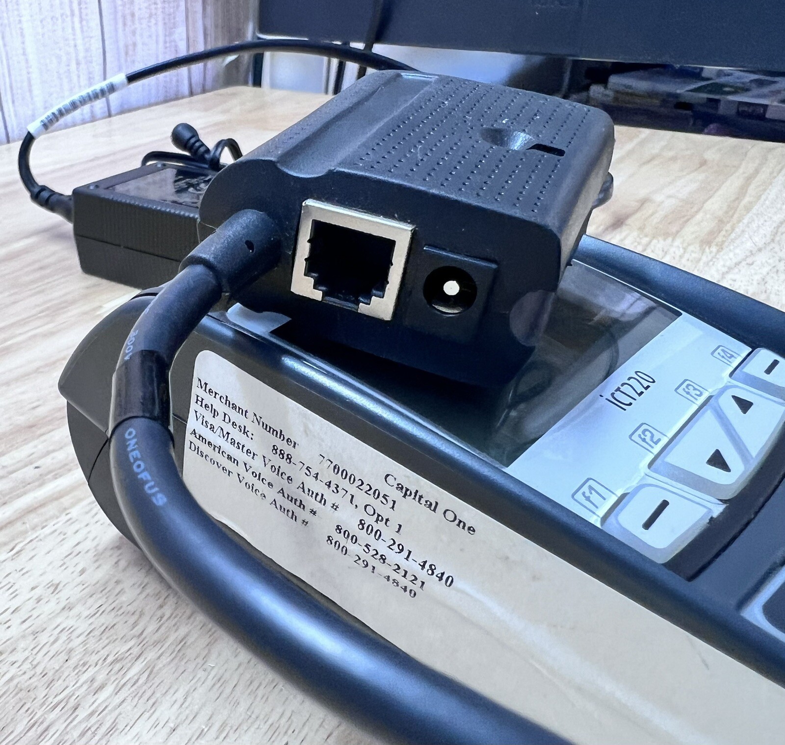 Ingenico iCT220 Credit Card Terminal With Power Supply And Ethernet Port