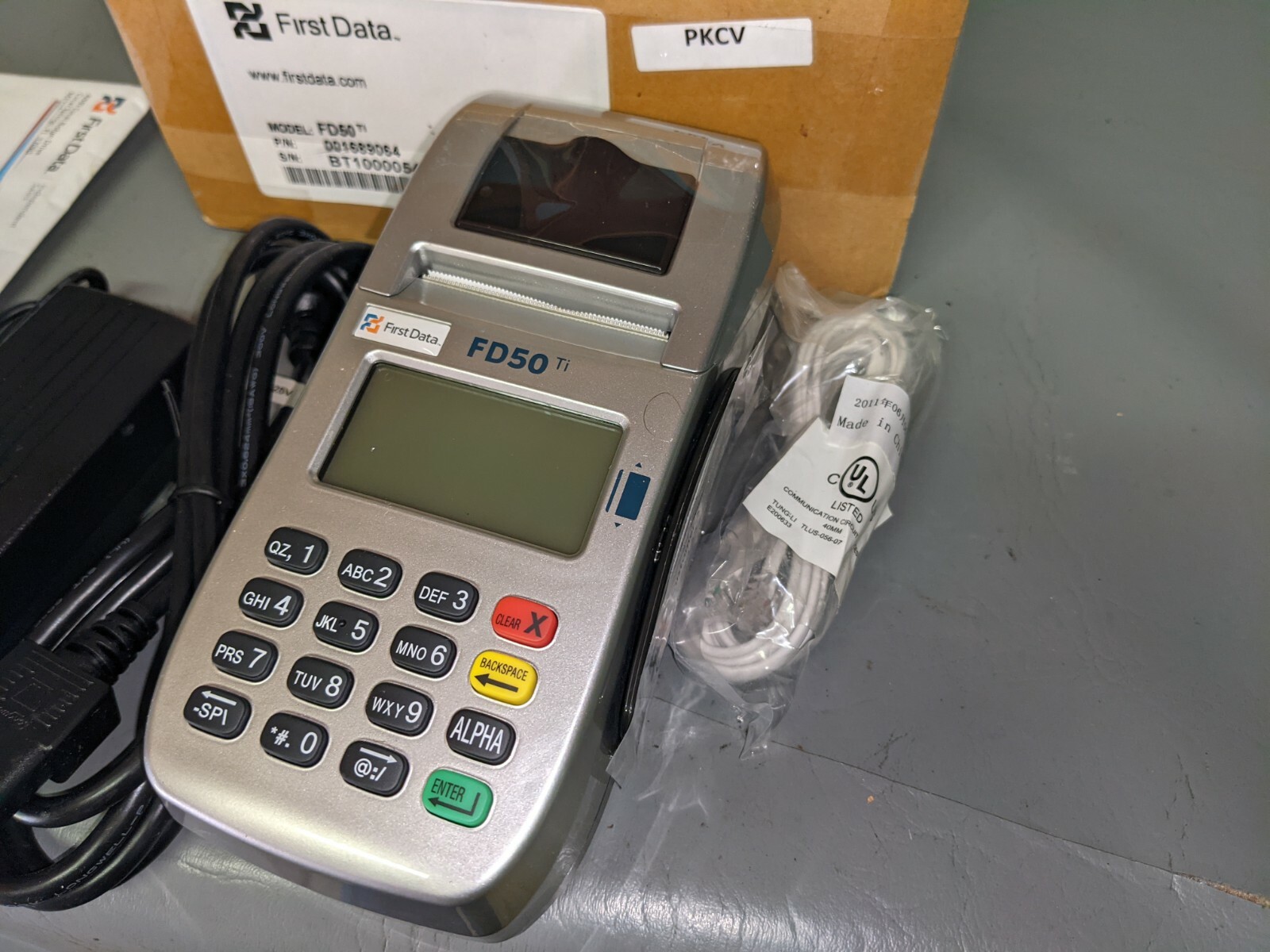 NEW OPEN BOX First Data FD50 Ti Credit Card Reader Terminal With Pin Pad (F4)