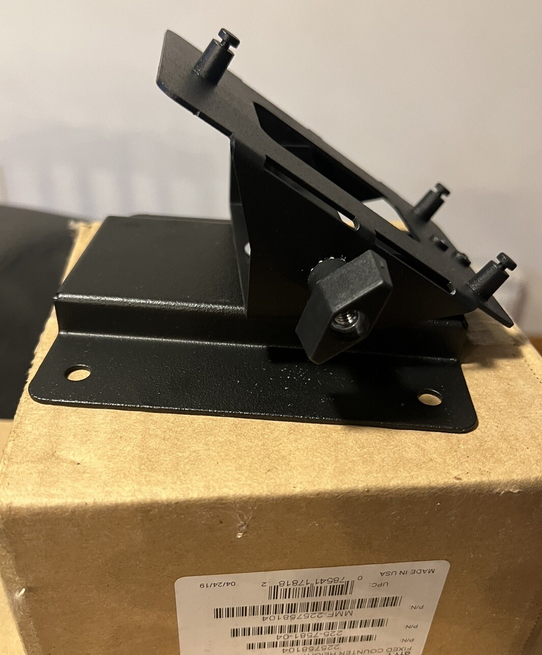 POS Secured Payment Terminal Stand MMF225758104