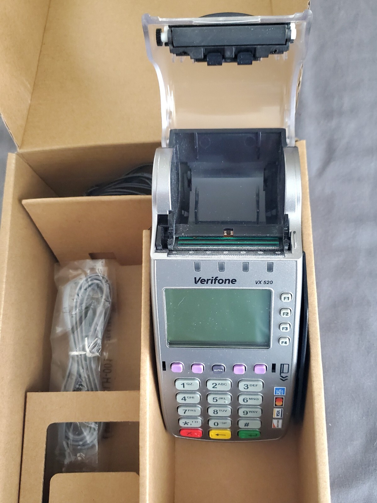 Verifone VX520 Credit Card Machine With Box and Papers Apple Pay and Tap Swipe