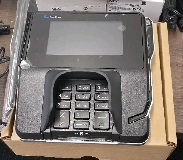New VeriFone MX 915 Credit Card machine, Touch, Usb, Ethernet, PCI 3 & 4