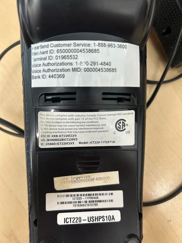 Ingenico iCT220 Credit Card Terminal w/ Cable