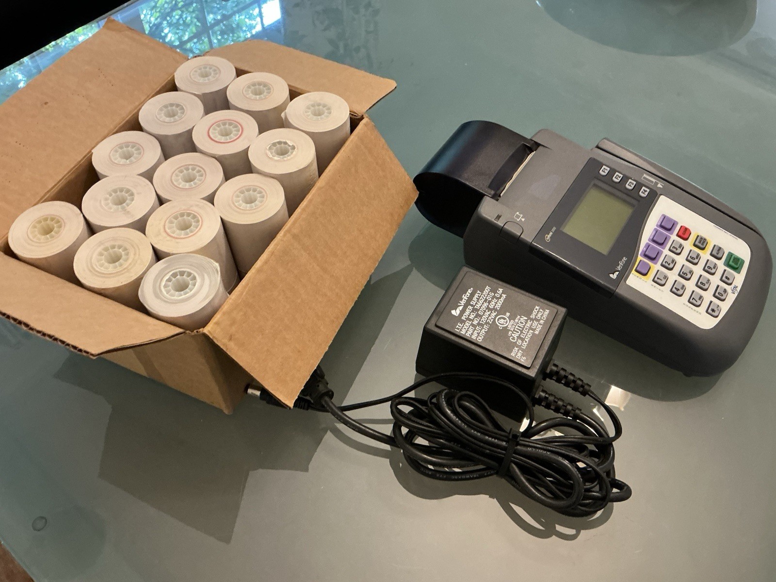 Verifone OMNI 3200 Credit Card Processor Terminal Printer & Case of Paper Rolls