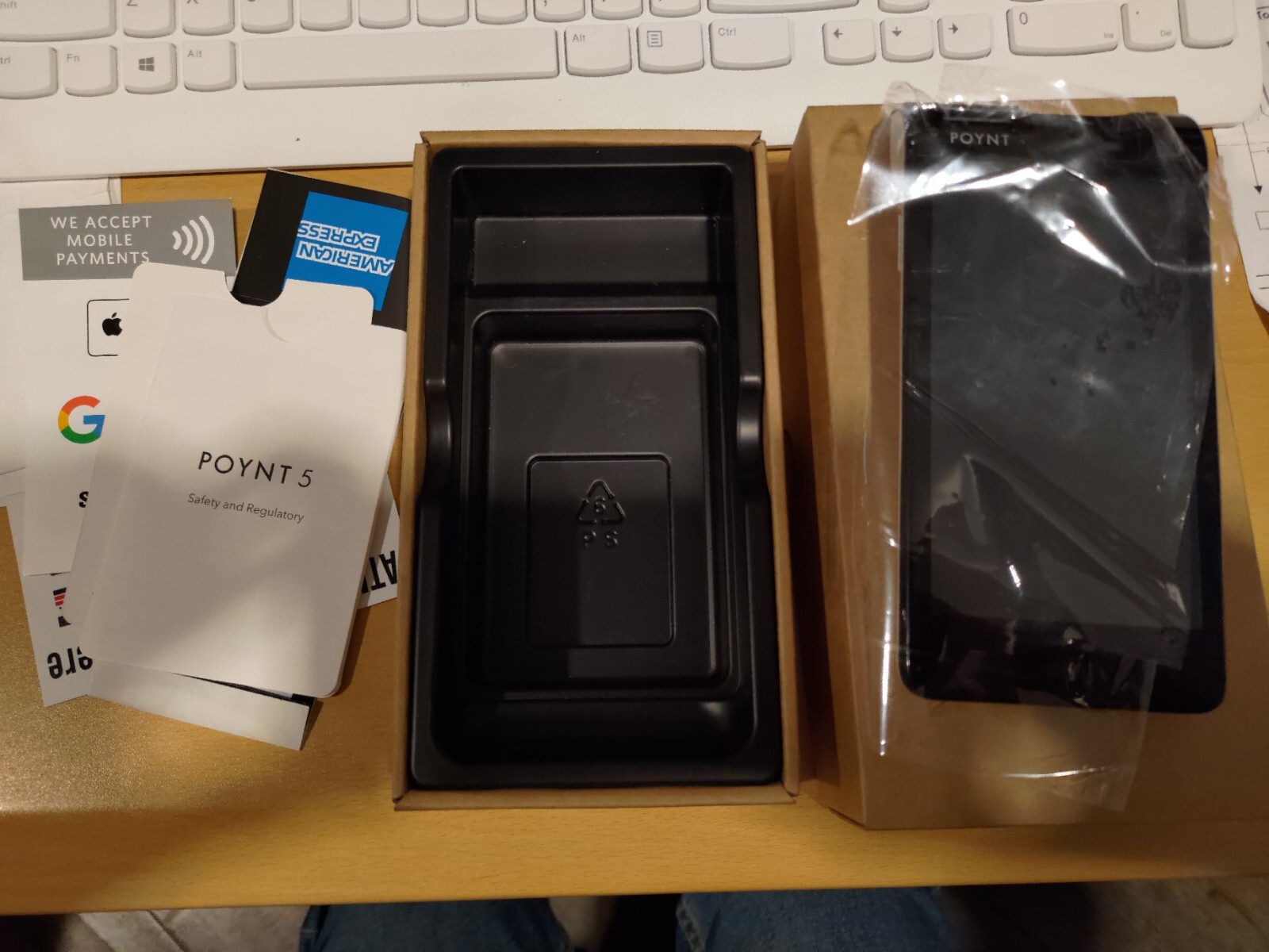 POYNT 5 Credit Card Smart Terminal P0501 Touchscreen Issue Original Box Include