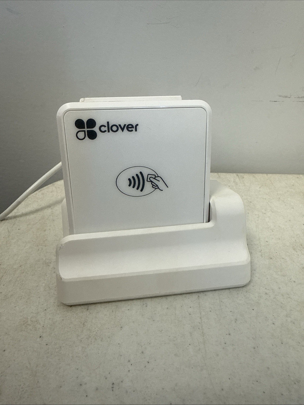Clover Go RP457 A Contactless Chip Swipe Card Reader White With Charging Dock